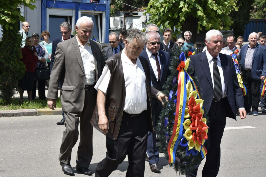 Ceremonial religios şi militar, la Rădăuţi, de Ziua Eroilor