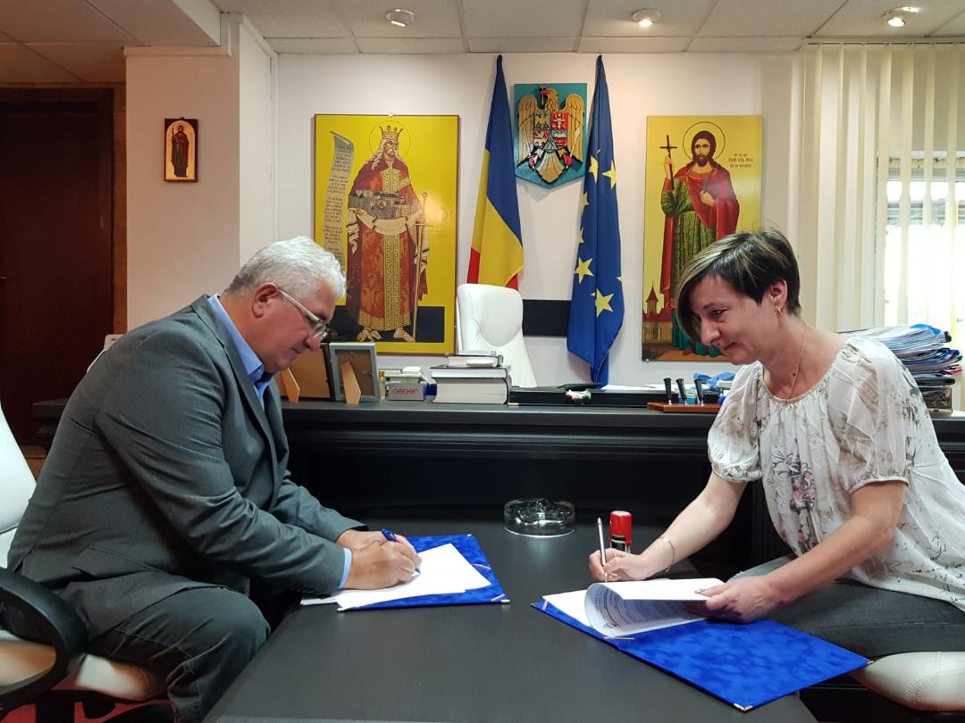 Contractul pentru execuţia grădiniţei din Burdujeni Sat, semnat