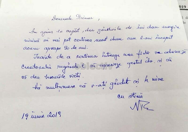 Cetăţenii de onoare trebuie premiaţi la timp