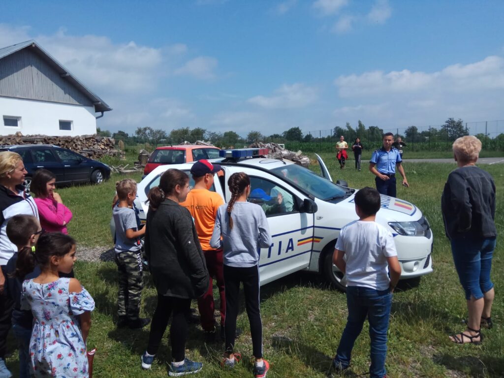 Poliţia Suceava, prezentă la deschiderea noului an de învăţămînt