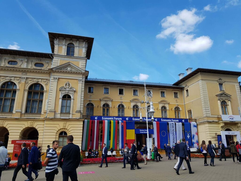 USV, reprezentată la Davos-ul Estului