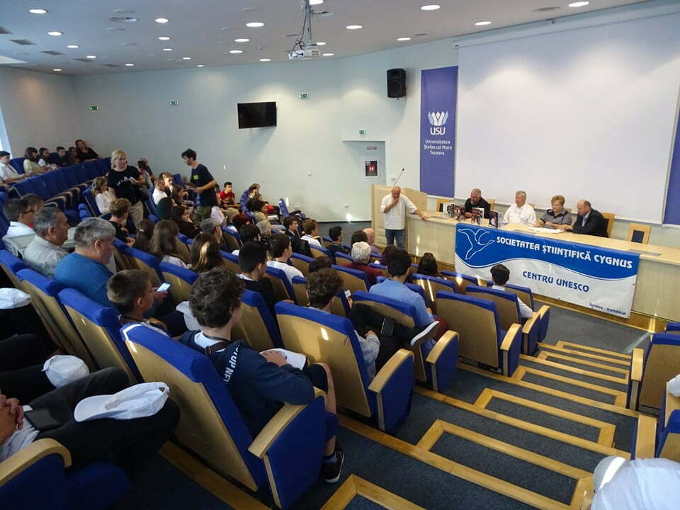 Elevi suceveni, premiaţi la un concurs de ştiinţă organizat de USV