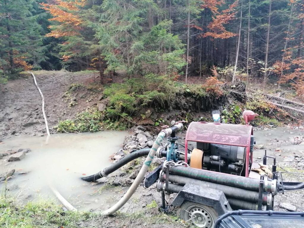 Incendiu care ar fi putut deveni de proporții, limitat de intervenția pompierilor