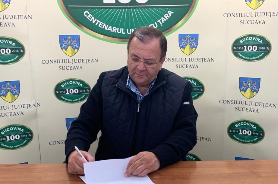 Contractul pentru asfaltarea drumului Rădăuţi – Vicovu de Sus, semnat