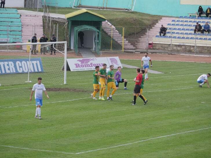 Poliţiştii locali suceveni, şi fotbalişti, şi arbitri