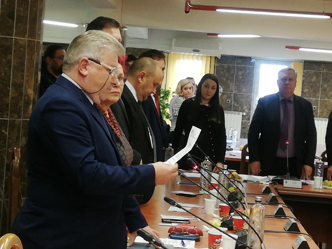 Vasilică Băiţăn în locul lui Bogdan Bicsi, pentru care s-a ţinut un moment de reculegere