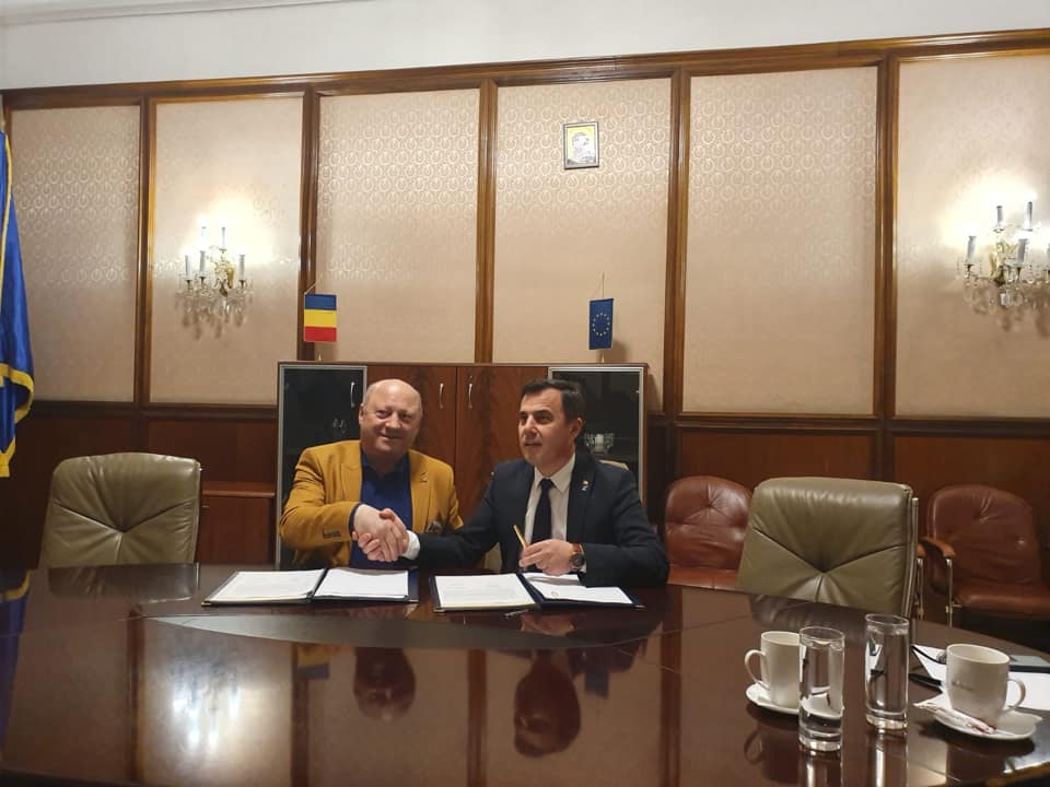 Mulţumind din inimă partidului