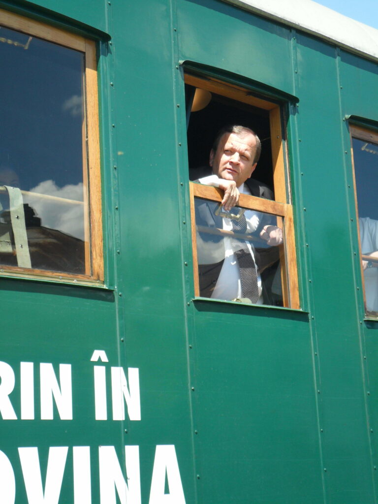 Hai cu trenul în Bucovina!