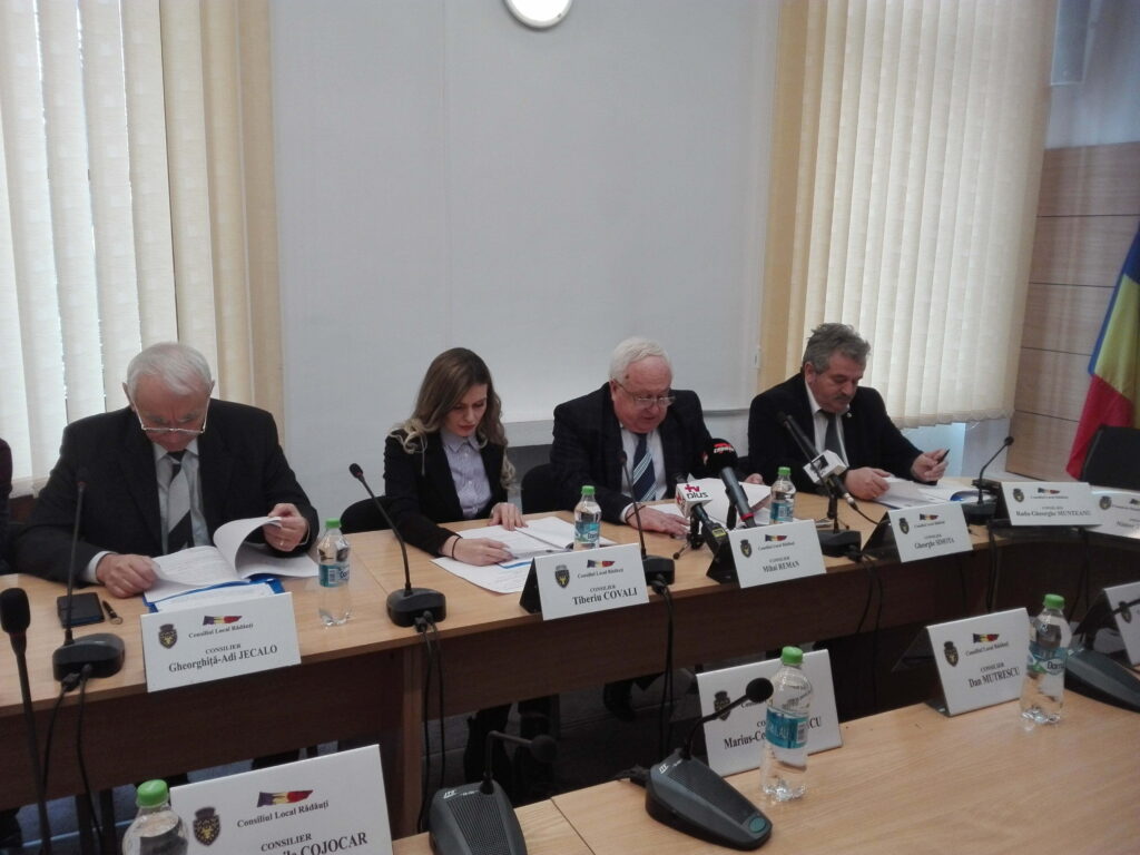 Periuţe de dinţi şi săpun lichid, pentru rădăuţenii cu venituri modeste