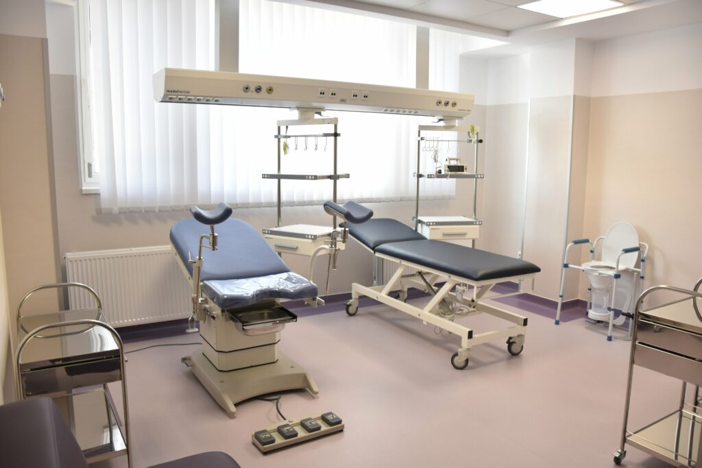 Primarul de la Frătăuţi, ministrul de la Sibiu şi ANI