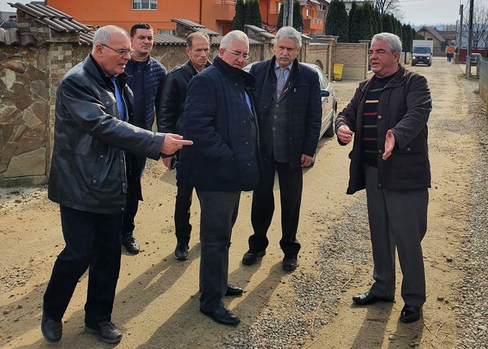 Două străzi de pămînt din zona Aleea Dumbrăvii vor intra la asfaltare