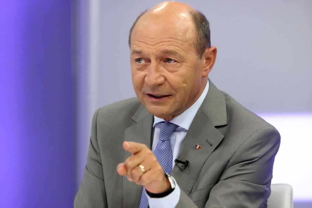 Fostul preşedinte Traian Băsescu, informat despre situaţia de la Suceava