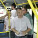 Și în picioare în autobuze, dar la 1,5 metri distanță