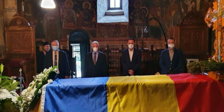 Conducerea primăriei, la căpătîiul Înaltului Pimen