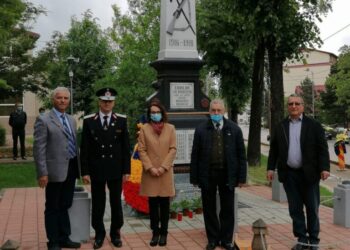 ”Plăieșii”, la monumentul eroilor din Burdujeni