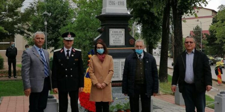 ”Plăieșii”, la monumentul eroilor din Burdujeni