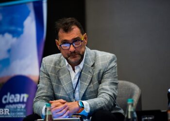 Jurnalistul economic Dan Apostol: ”Cheltuim astăzi banii generației de mîine”