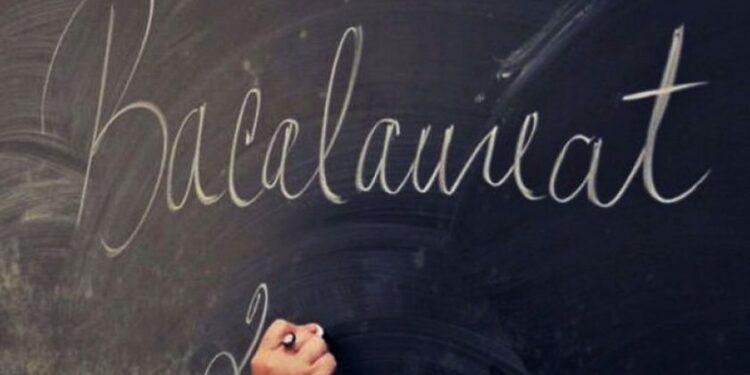 13 elevi suceveni, 10 la Bac