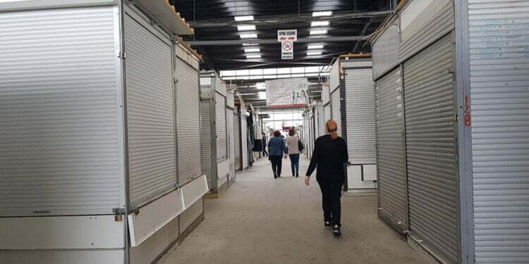 Amenzi în bazar pentru fumat și nepurtatul măștii