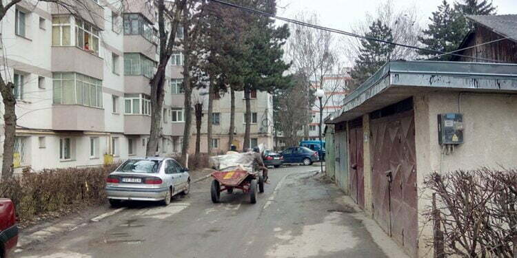 Căruțaș și bicicliști, amendați