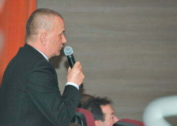 Adîncata: Elevii, la pregătire, în grupe de cîte 11