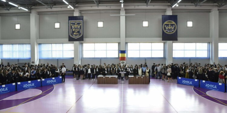 5.000 de lei, pentru elevii de 10