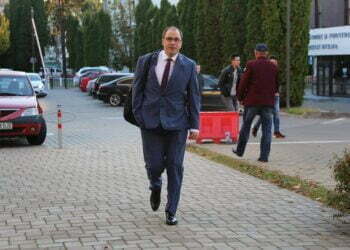 Profesorul și doi așa-ziși