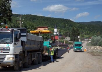 Asfaltări pe drumul Mălini – Găinești