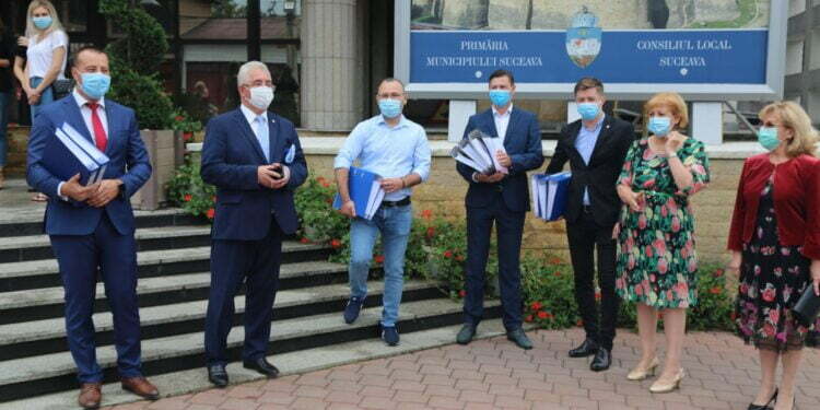 Municipiul, mai atent cu doamnele decît Județul