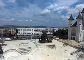Piața ”Nada florilor”, redeschisă la mijlocul lui august