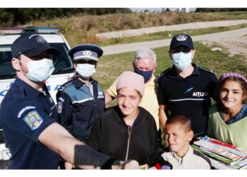 Polițiștii suceveni, ghiozdane pentru copiii nevoiași