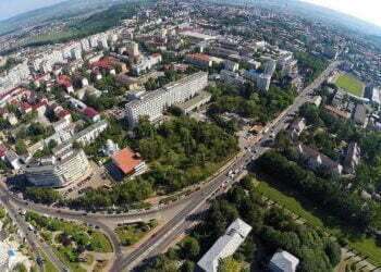 Masca obligatorie, pînă la 50 de metri de școli