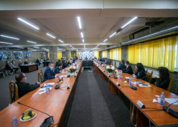 Consilieri locali, și în cîte 7 CA-uri ale școlilor