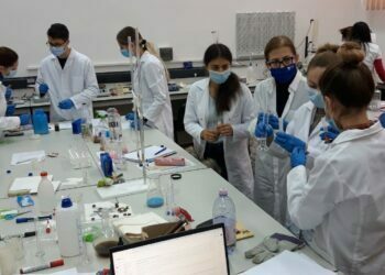 12 studenți USV, voluntari la DSP