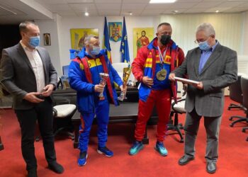 Campioni la culturism, premiați de municipalitate