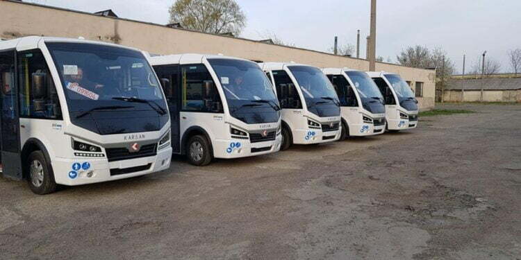 10 autobuze electrice mici, în cîteva zile