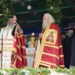 Înaltul Calinic așteaptă colindători