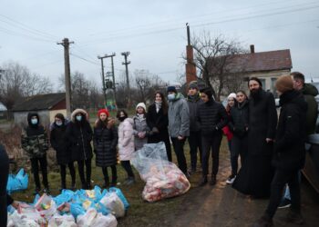 ATOS, pachete pentru 60 de familii