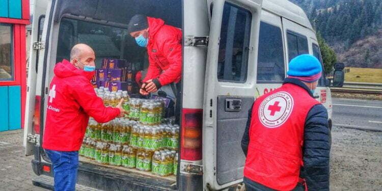 Alimente pentru persoanele nevoiașe din Țara Dornelor