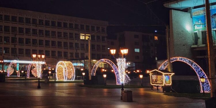 Primăria Sucevei, mai lasă iluminatul de sărbători!