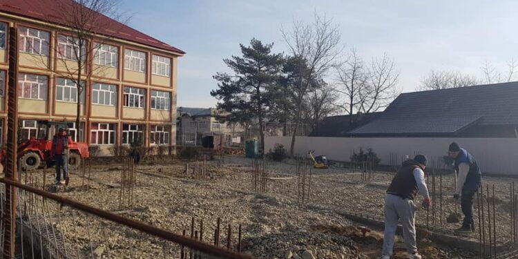 Lungu: Constructori, curățați roțile mașinilor!