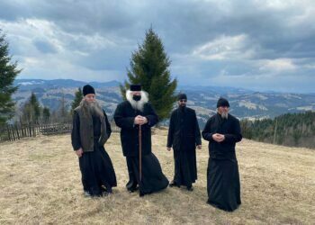 ÎPS Calinic, vizită la trei chilii