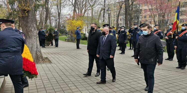 Ziua Veteranilor de Război: Depuneri de coroane de flori