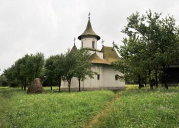 Viață monahală, din nou, la Mănăstirea Pătrăuți