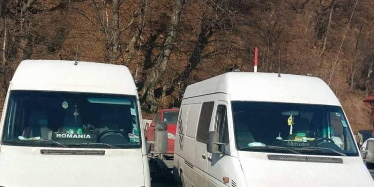 Poliția Suceava a indisponibilizat 9 microbuze