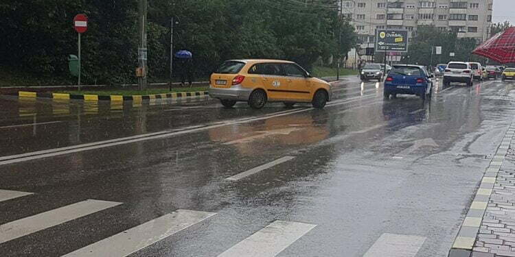 Precipitații, vînt și frig, pînă vineri dimineață