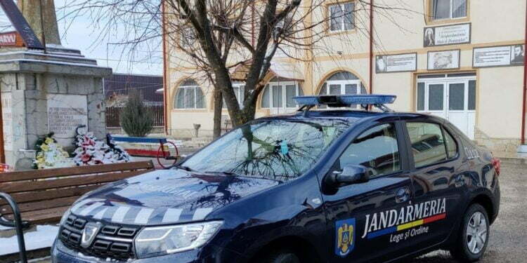 Persoanele carantinate, verificate de jandarmi și polițiști