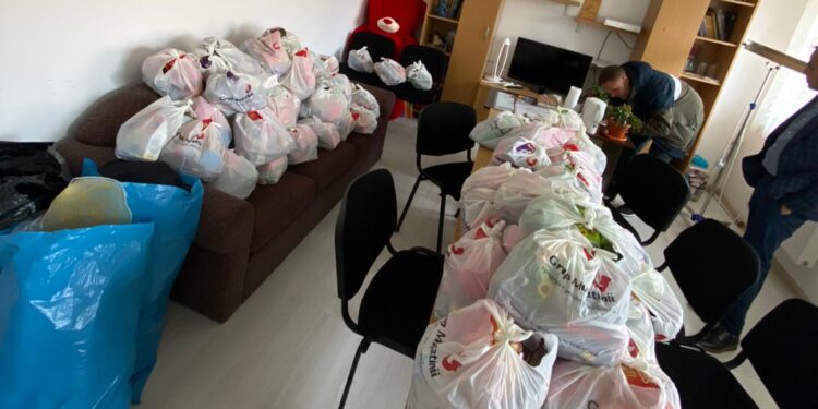 ”Euroactiv”, cadouri pentru copiii din două centre