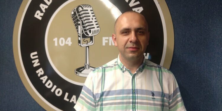 Studenți la ”cu taxă”, cu burse care acoperă taxa