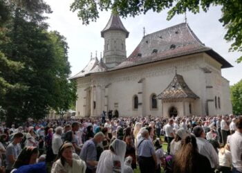 Hramul Sucevei: Mii de pelerini, la ”Sf. Ioan”